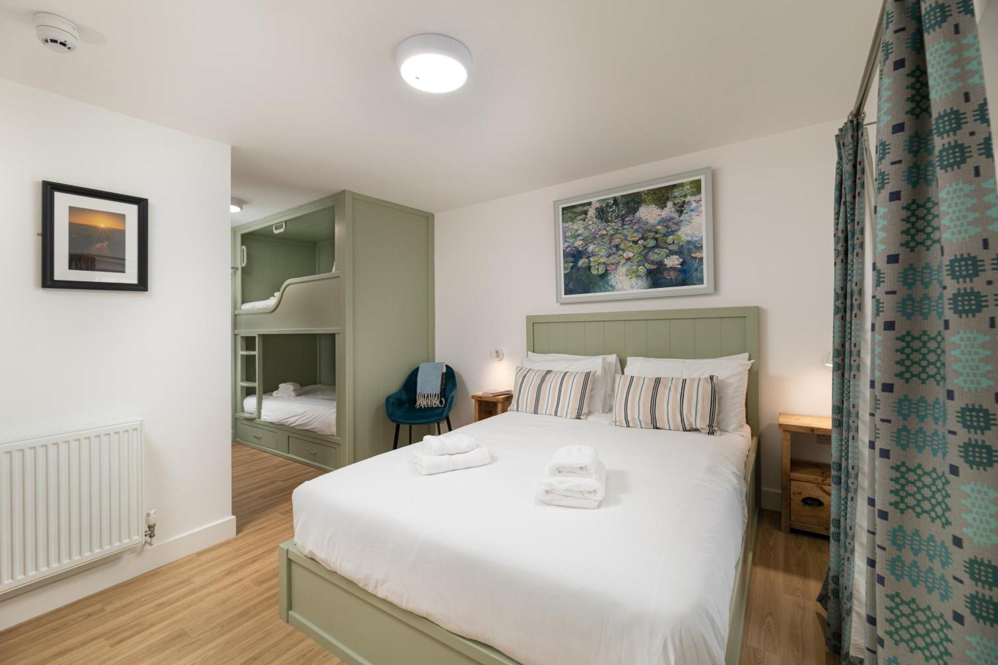 Tafarn Yr Heliwr Hostel Nefyn Buitenkant foto